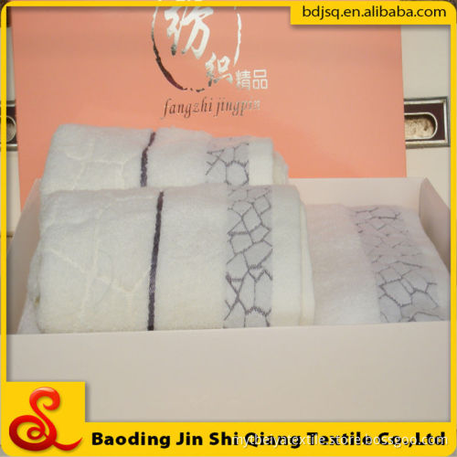 Wholesale Cotton Jacquard Fashion Gift Towel Set In Gift Box
